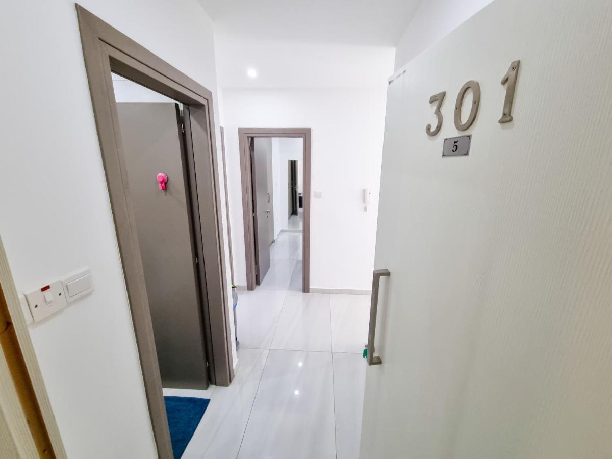 Sea La Vie Seaview Apartment Larnaca Exterior photo